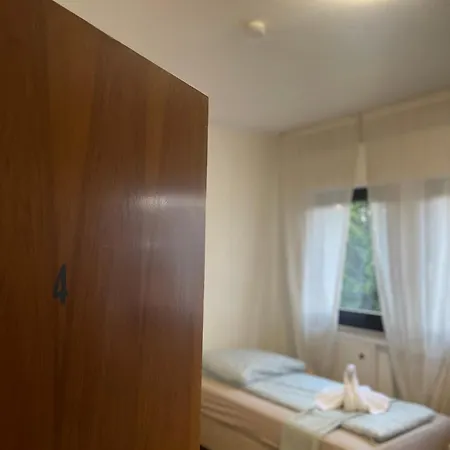 Cozy Private 3-bedroom In Appartement *