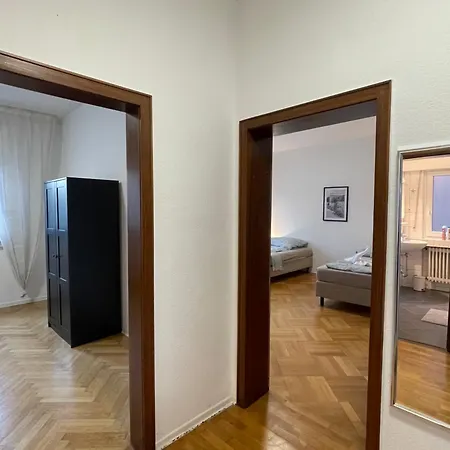 Cozy Private 3-bedroom In Appartement