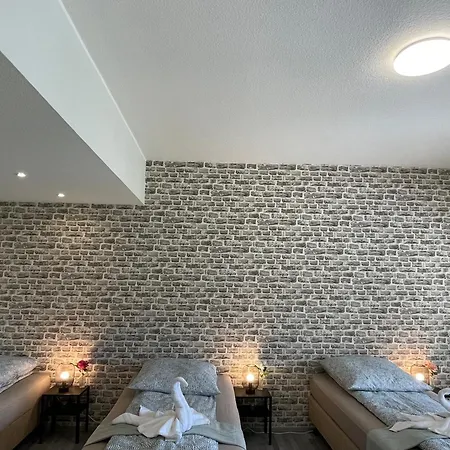 Cozy Private 3-bedroom In Appartement *